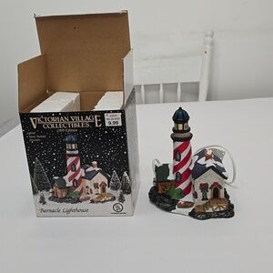 1999 Victorian Village Collectibles Lighted Barnacle Lighthouse Handpainted